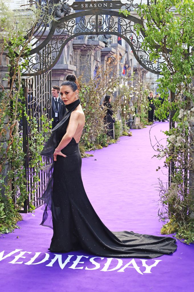 Londres, Angleterre - 30 juillet: Catherine Zeta-Jones assiste à la première mondiale de "Mercredi" Saison 2, partie 1 au Central Hall Westminster le 30 juillet 2025 à Londres, en Angleterre. (Photo de Aimee Rose McGhee / Dave Benett / WireImage)