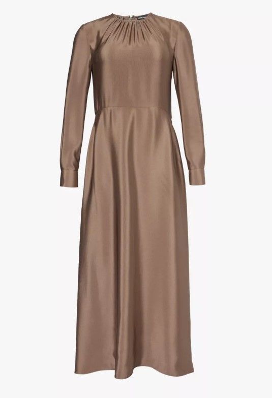 GIORGIO ARMANI
Long-sleeve round-neck silk maxi dress