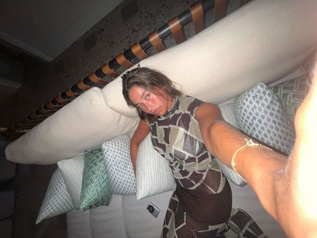 Lola Consuelos poses for a selfie in bed, shared on Instagram