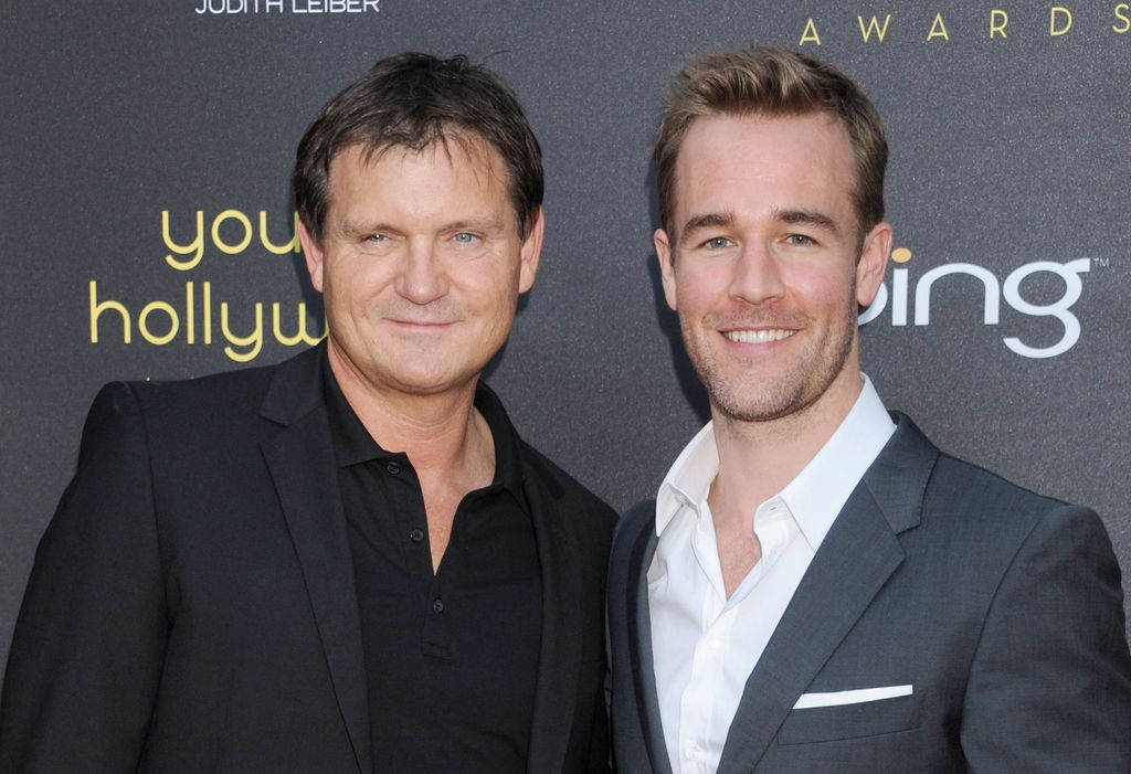 Kevin Williamson et James Van Der Beek arrivent à la 14e édition des Young Hollywood Awards au Hollywood Athletic Club le 14 juin 2012 à Hollywood, Californie.