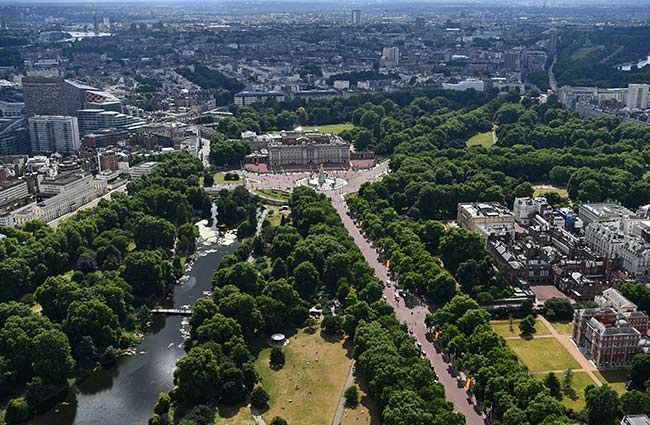 Buckingham Palace The Mall aerial view