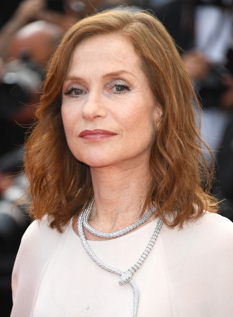 Isabelle Huppert shows how to make silver eyemakeup work
