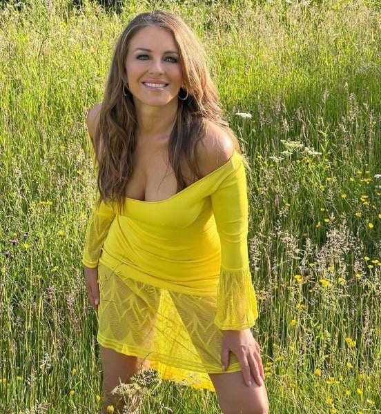 Elizabeth Hurley ushers in summer in jaw-dropping yellow bikini look ...