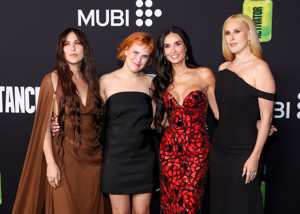 Demi Moore was supported by her daughters on red carpet