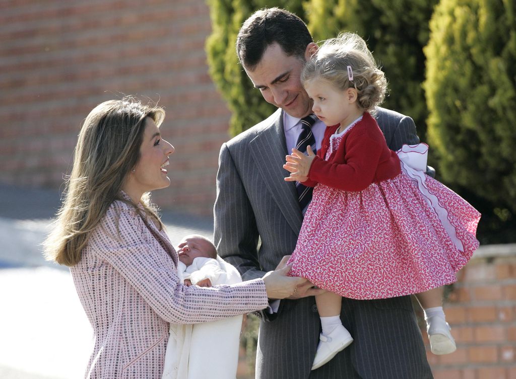 Letizia and Felipe leave hospital with baby Sofia and daughter Leonor