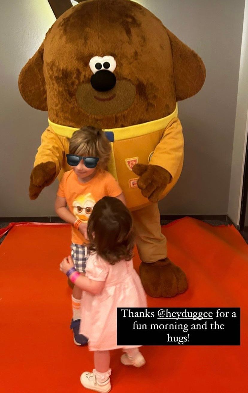 Annie and her brother meet the star of Hey Duggee