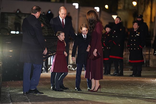 Kate Middleton greeting Prince William, Prince George and Princess C