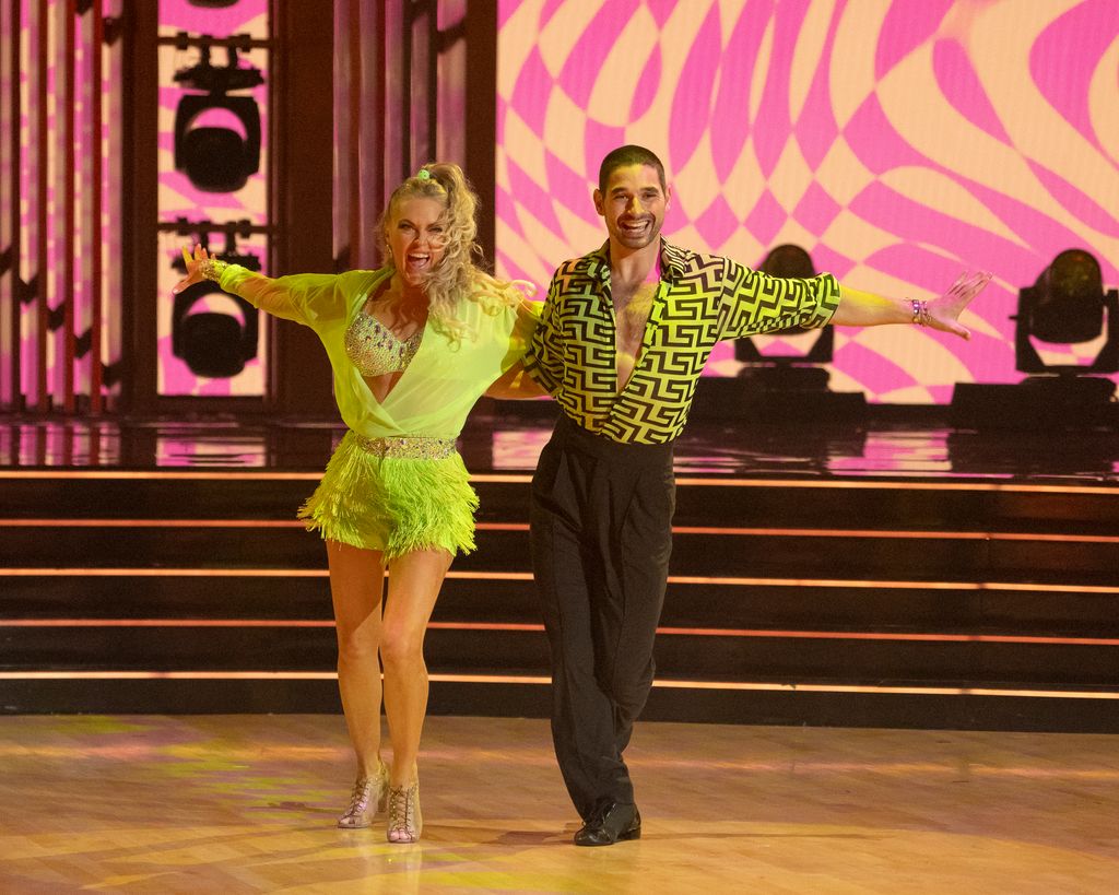 Elaine Hendrix and Alan Bersten perform on Dancing with the Stars for the show's 20th Birthday Party episode