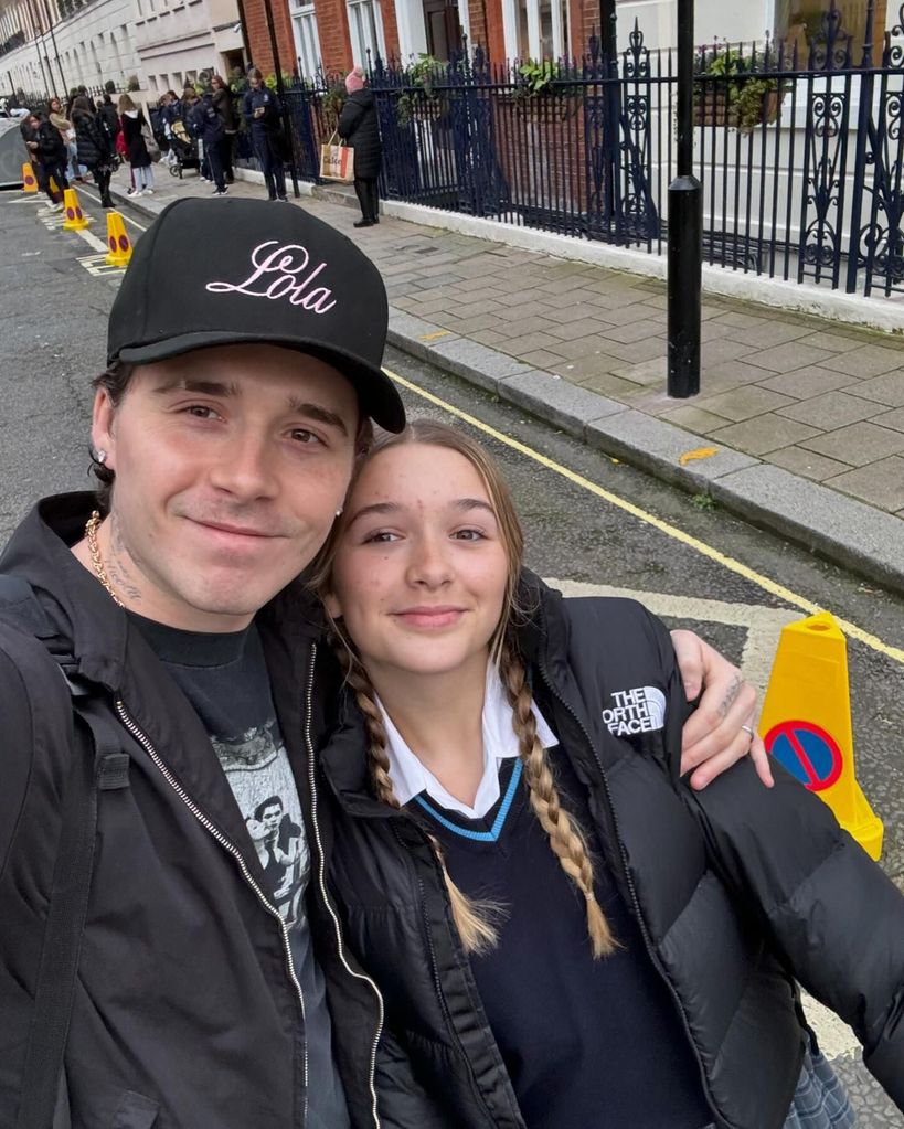 Brooklyn and harper beckham selfie