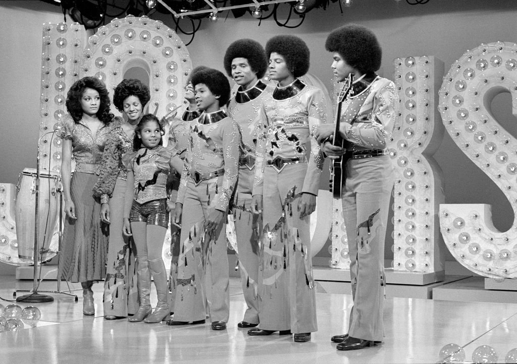 The Jacksons left to right: LaToya, Rebie, Janet Jackson, Marlon, Randy, Jackie, Michael Jackson and Tito Jackson.