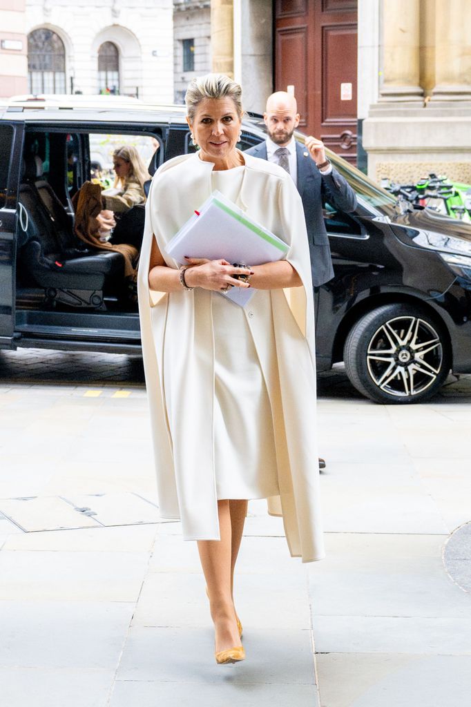 The bridal white look oozed elegance