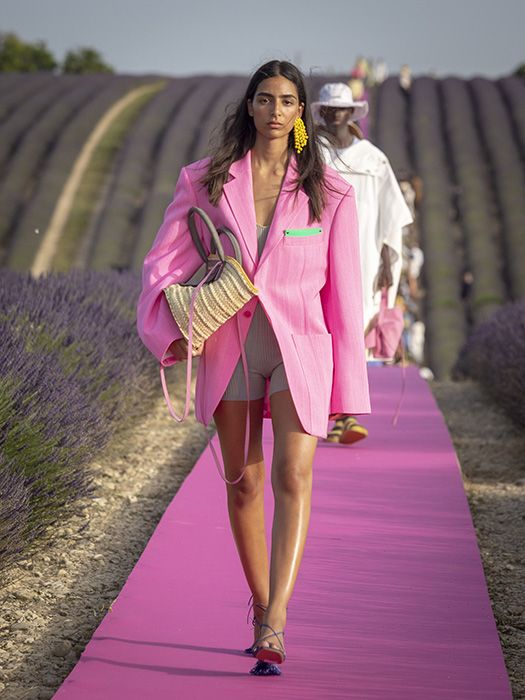 jacquemus fashion show pink