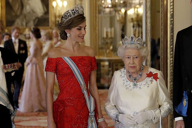 queen letizia fleur de lys tiara the queen state banquet