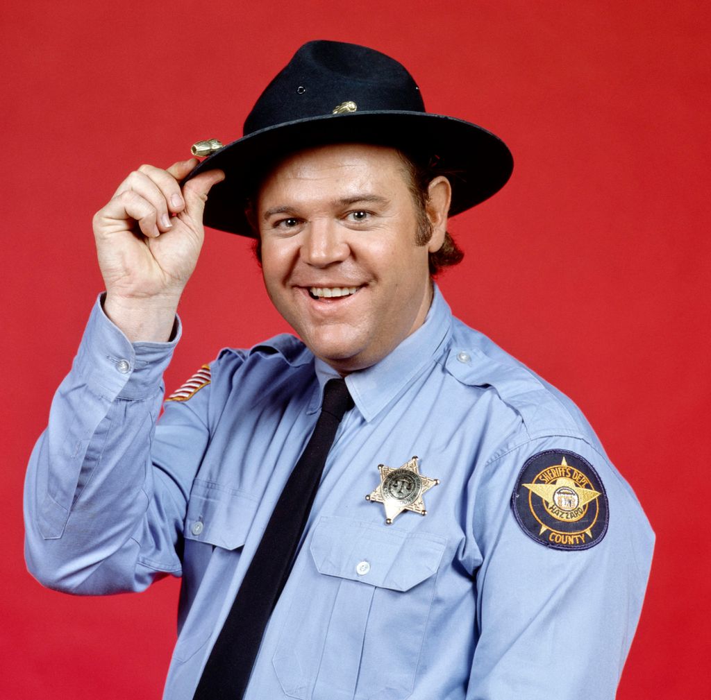 Rick Hurst (as Cletus)