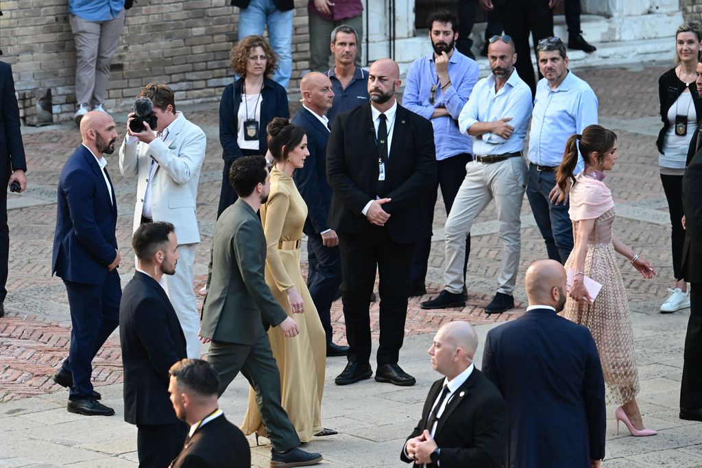 Queen Rania arrives at the church