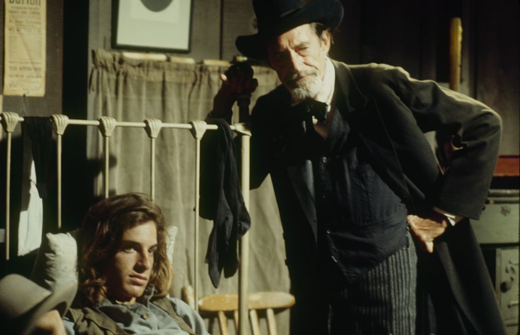 Rencontrez les trois enfants et l'ex-femme de Robert Carradine 2 Robert Carradine aux côtés de son père John Carradine dans Kong Fu en 1972