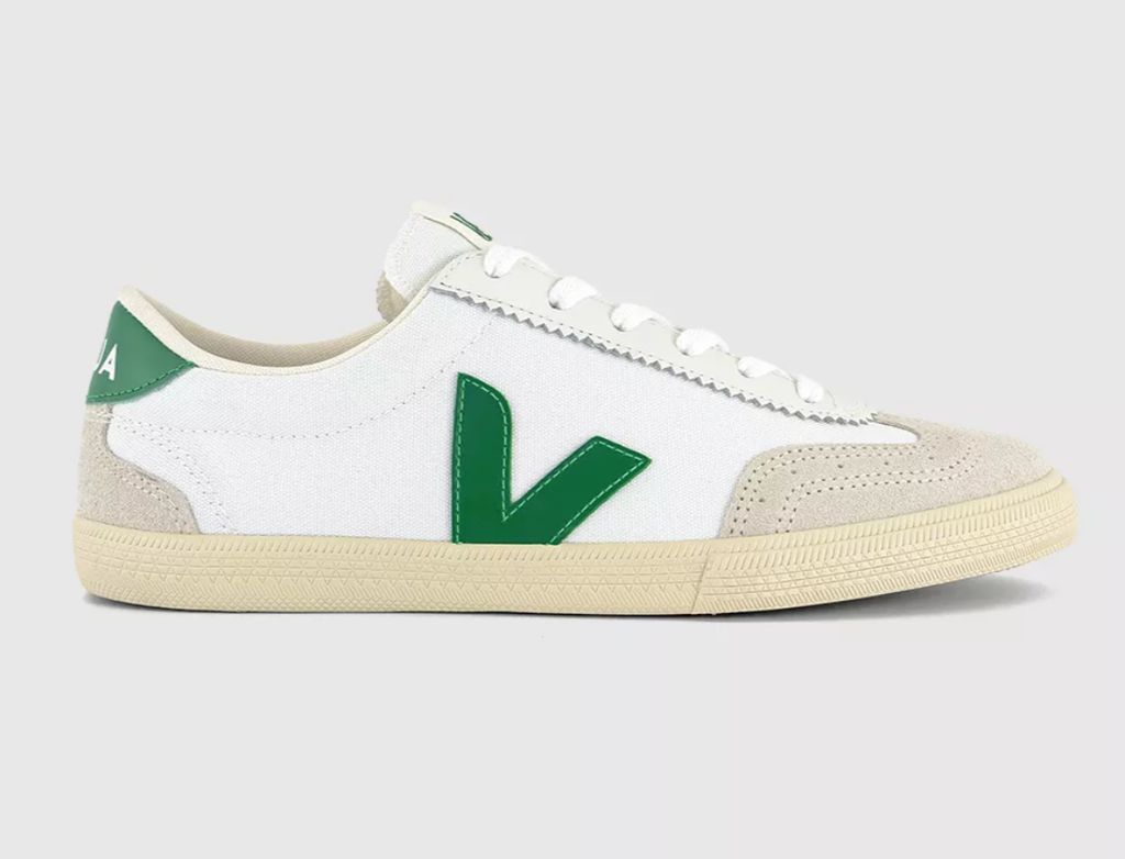 Veja Volley In Green