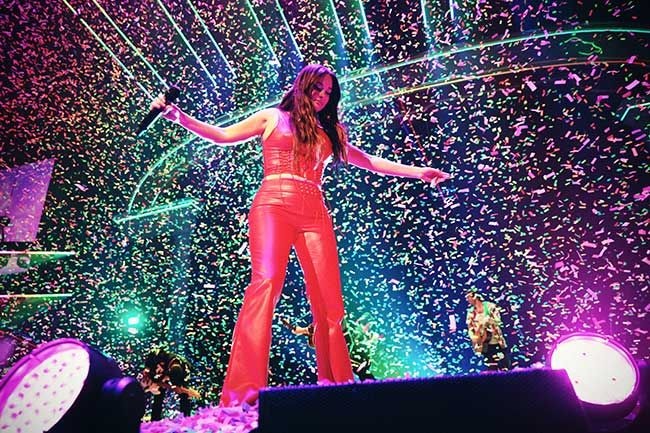 kacey musgraves tour red leather outfit