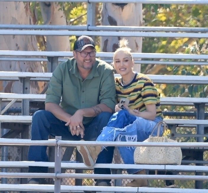 Blake and Gwen looked loved up at the game