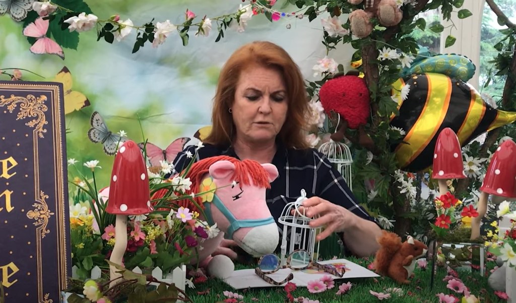 Sarah Ferguson often films inside Royal Lodge which is always beautifully decorated with flowers