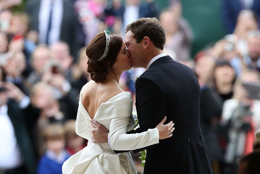 princess eugenie jack kiss royal wedding