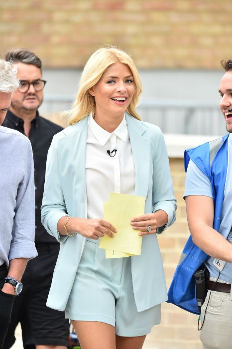holly willoughby parenting debate