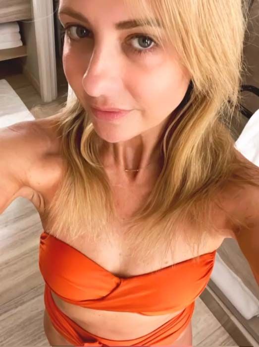 sarah michelle gellar orange bikini
