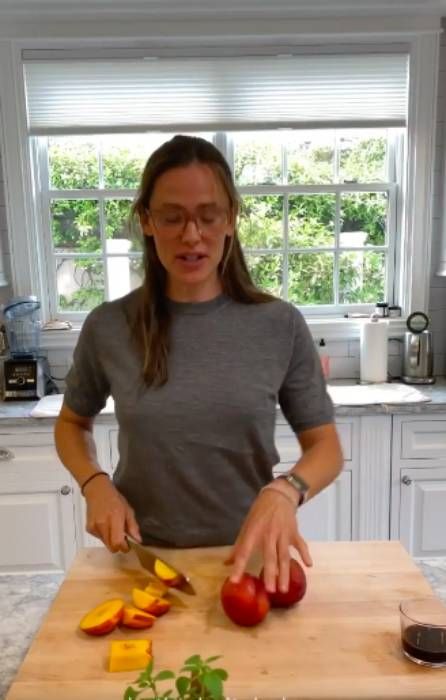 jennifer garner cooking video