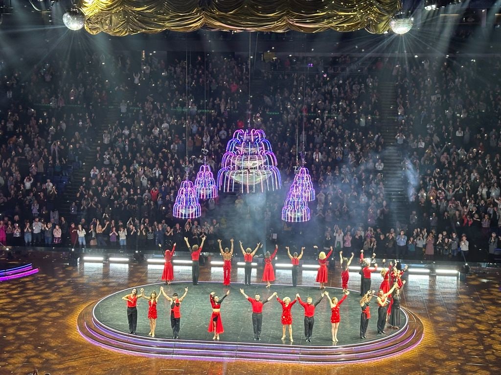 dancers on strictly tour floor