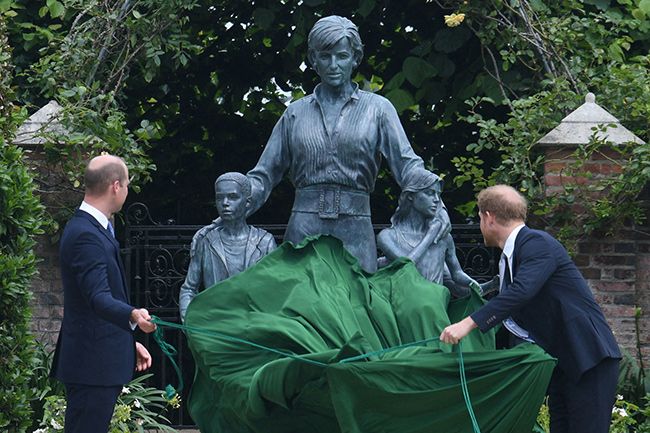prince harry prince william statue unveiling