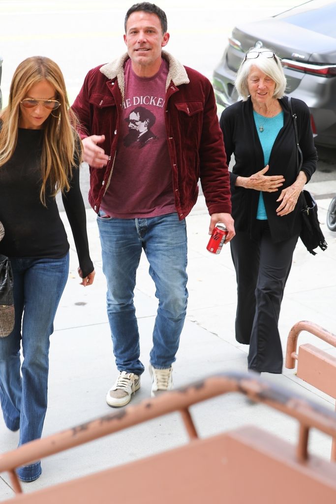 Jennifer Lopez walked ahead of Ben Affleck and his mom