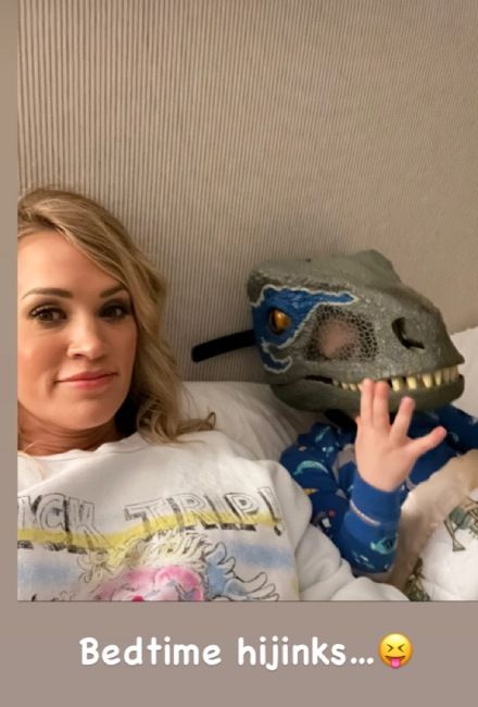 Carrie Underwood raises questions with latest tour appearance that  surprises fans
