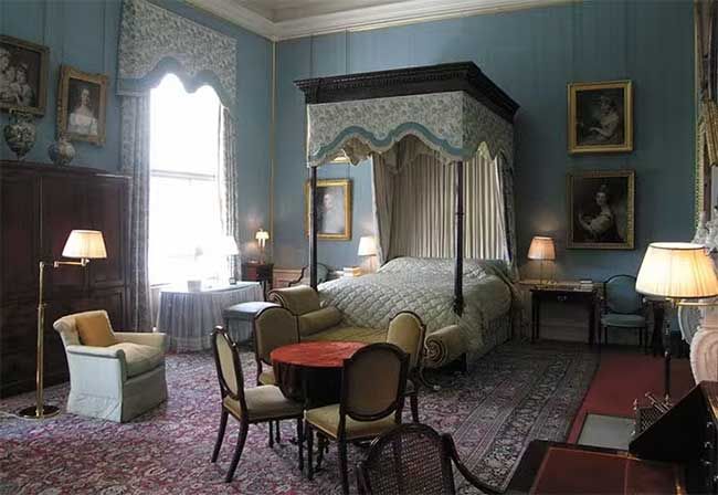 6 Charles Spencer Althorp bedroom