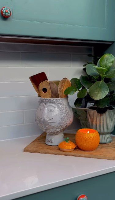 Laurence Llewelyn-Bowen's kitchen decor in Cotswolds home