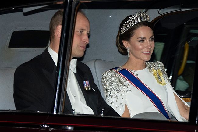 Kate Middleton and Prince William arrive in car