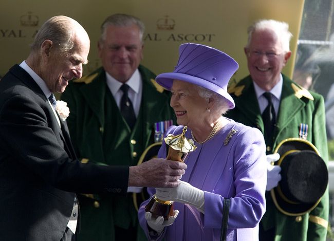 the queen winning trophy ascot