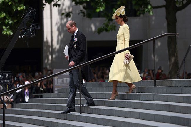 kate and prince william steps