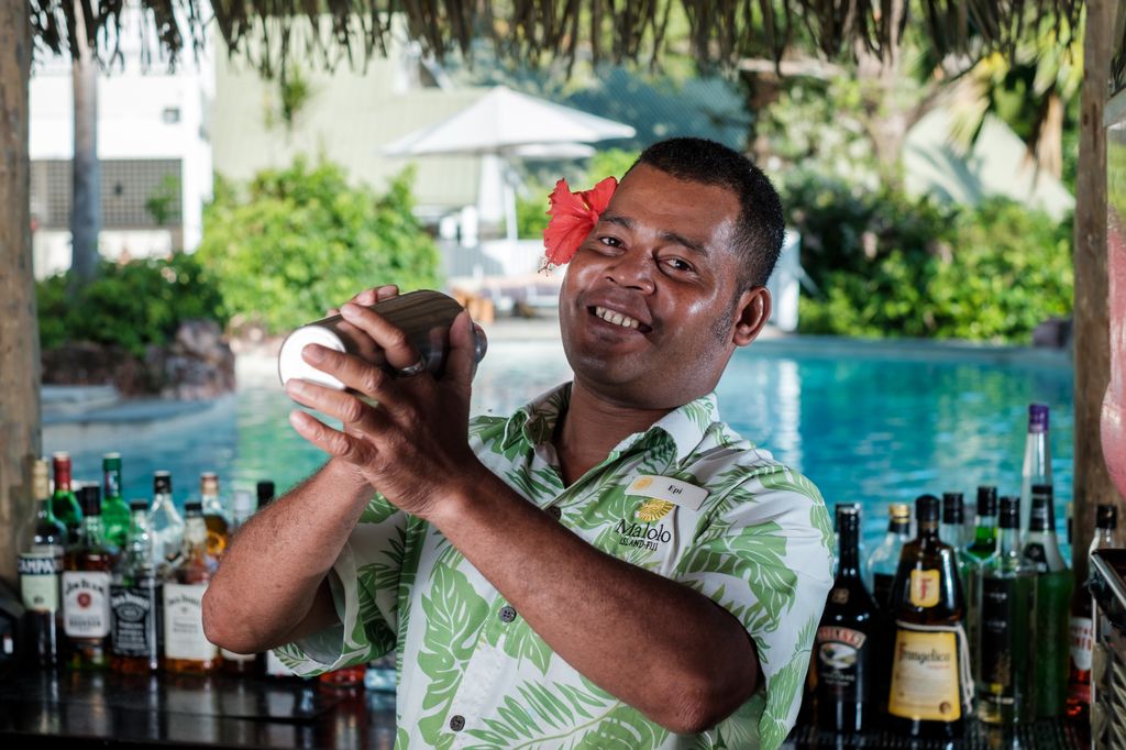 Swim-up bar Malolo Island Resort