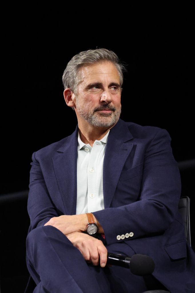 Steve Carell en costume bleu