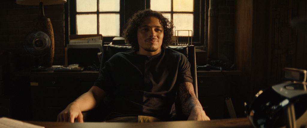 Anthony Ramos stars as charming Parker Robbins aka 'The Hood'