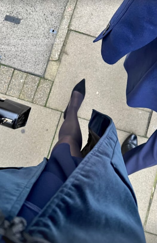 Flora also shared the glamorous details behind her look