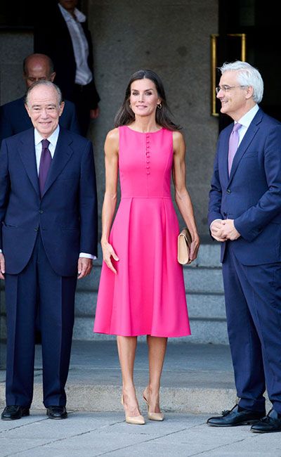 queen letizia pink midi dress