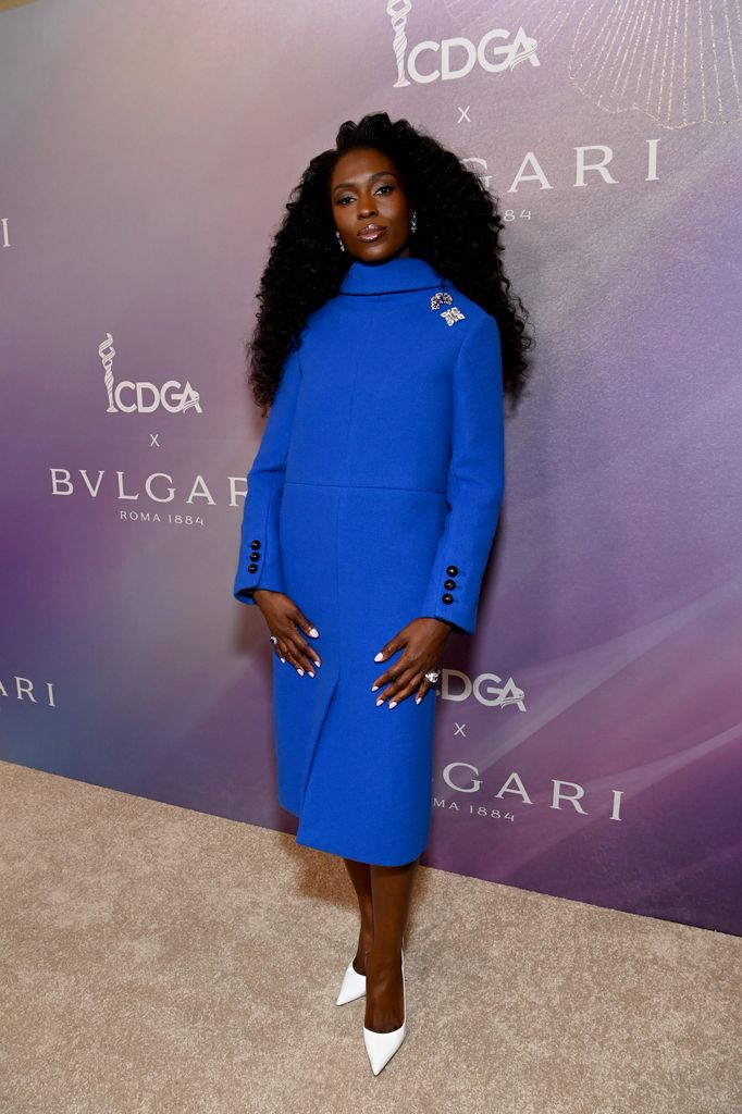 photo de Jodie Turner Smith en robe bleue aux cdga awards