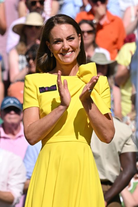 kate clapping
