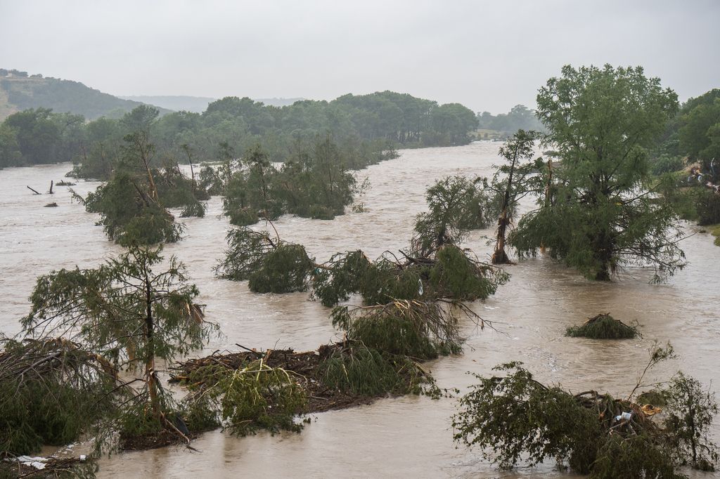 photo of flooding along the guadalupe river