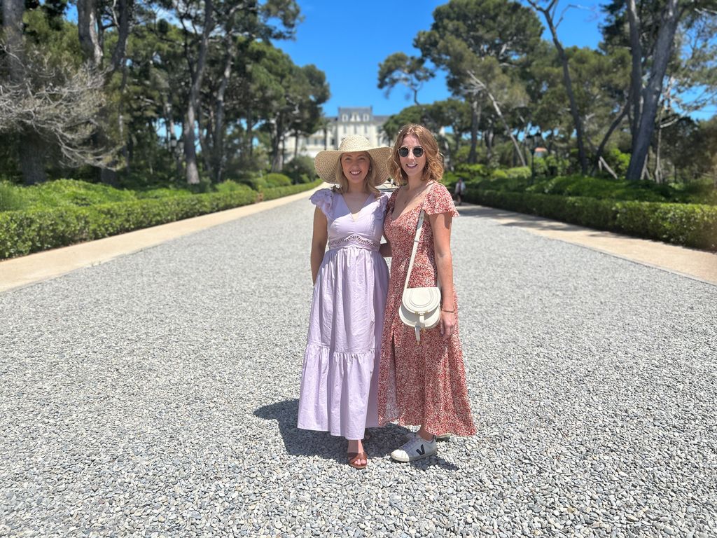 A photo of Isabelle and Emmy at the Hote Du Cap