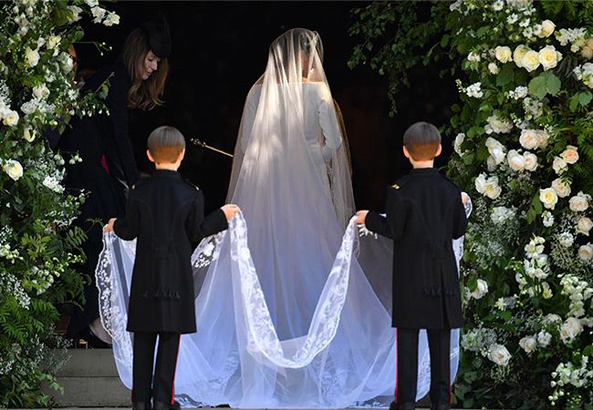 meghan wedding arch veil