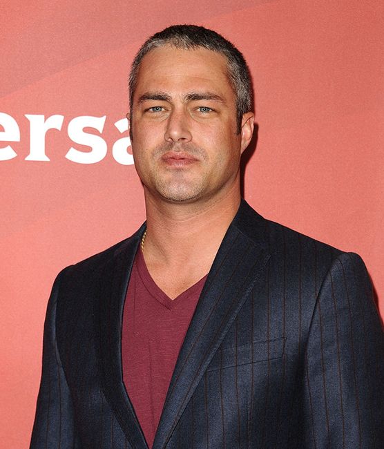 taylor kinney