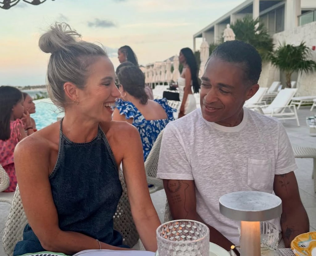 Photo partagée par Amy Robach sur Instagram juillet 2025 avec TJ Holmes en vacances à Turcs et Caicos