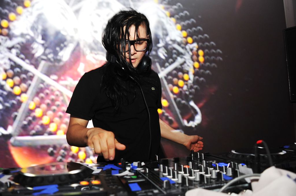 skrillex performing samsung 